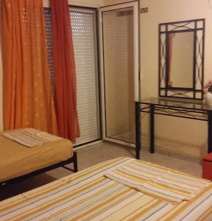 Aliveri Rooms 아파트