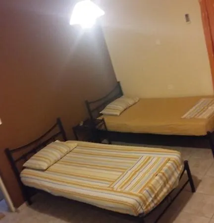 Aliveri Rooms