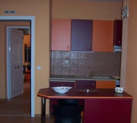 아파트 Aliveri Rooms
